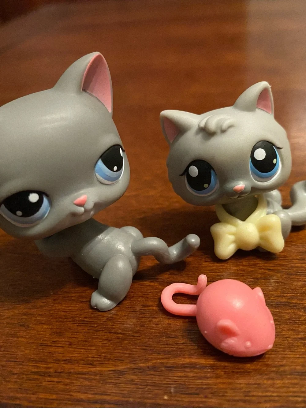 Littlest Pet Shop Gray Cat#74 and Kitten #66 with Extras